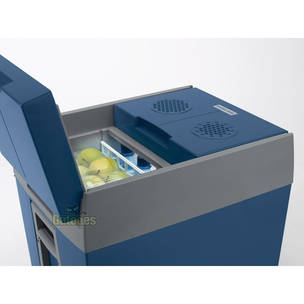 Nevera con Ruedas para Camping de 48 litros. De Mobicool - abierta