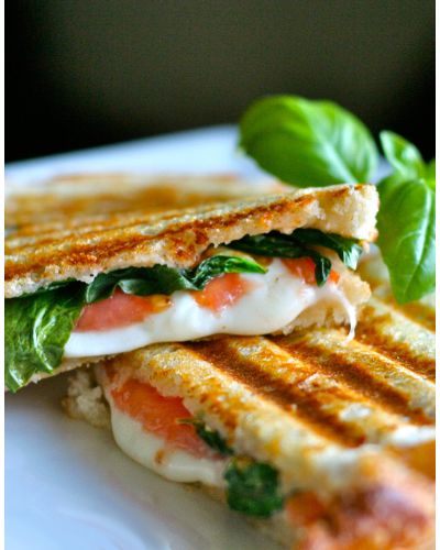 Sandwich en Plancha-Grill Profesional. Base y tapa Ranuradas