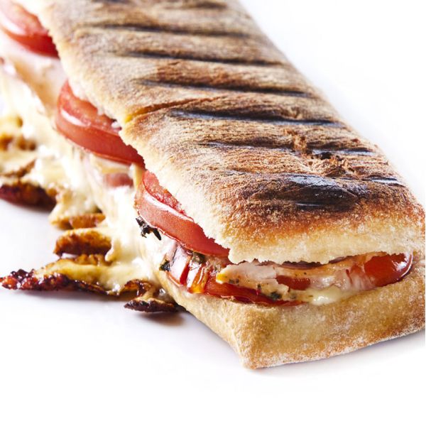 Panini hecho con Plancha-Grill Profesional. Base y tapa Ranuradas. 340 mm