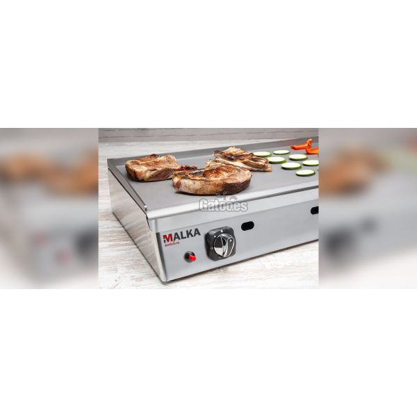 Plancha de Gas Profesional de 120 cm. de ancho Malka TG120 con alimentos