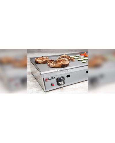 Plancha de Gas Profesional de 120 cm. de ancho Malka TG120 con alimentos