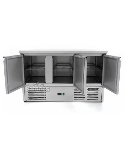 Mostrador Refrigerado, con 400 Litros. Ancho 136 cm. 3 puertas