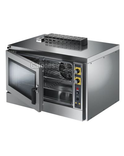 Horno de Gas profesional de 5 bandejas gastronorm 53x33 con vapor. Puerta abierta